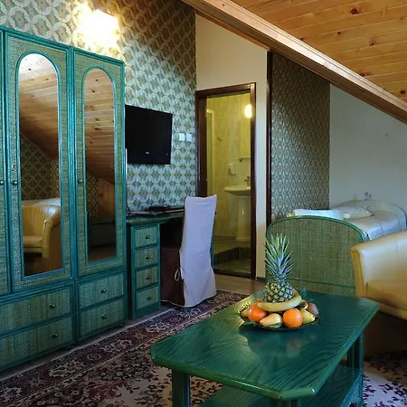 Bed & Breakfast Klub Satelit 4*
