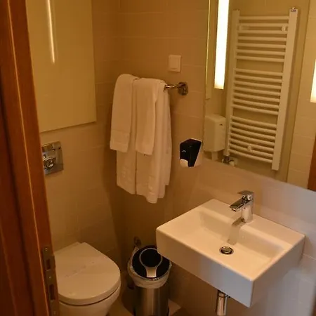 Bed & Breakfast Klub Satelit 4*